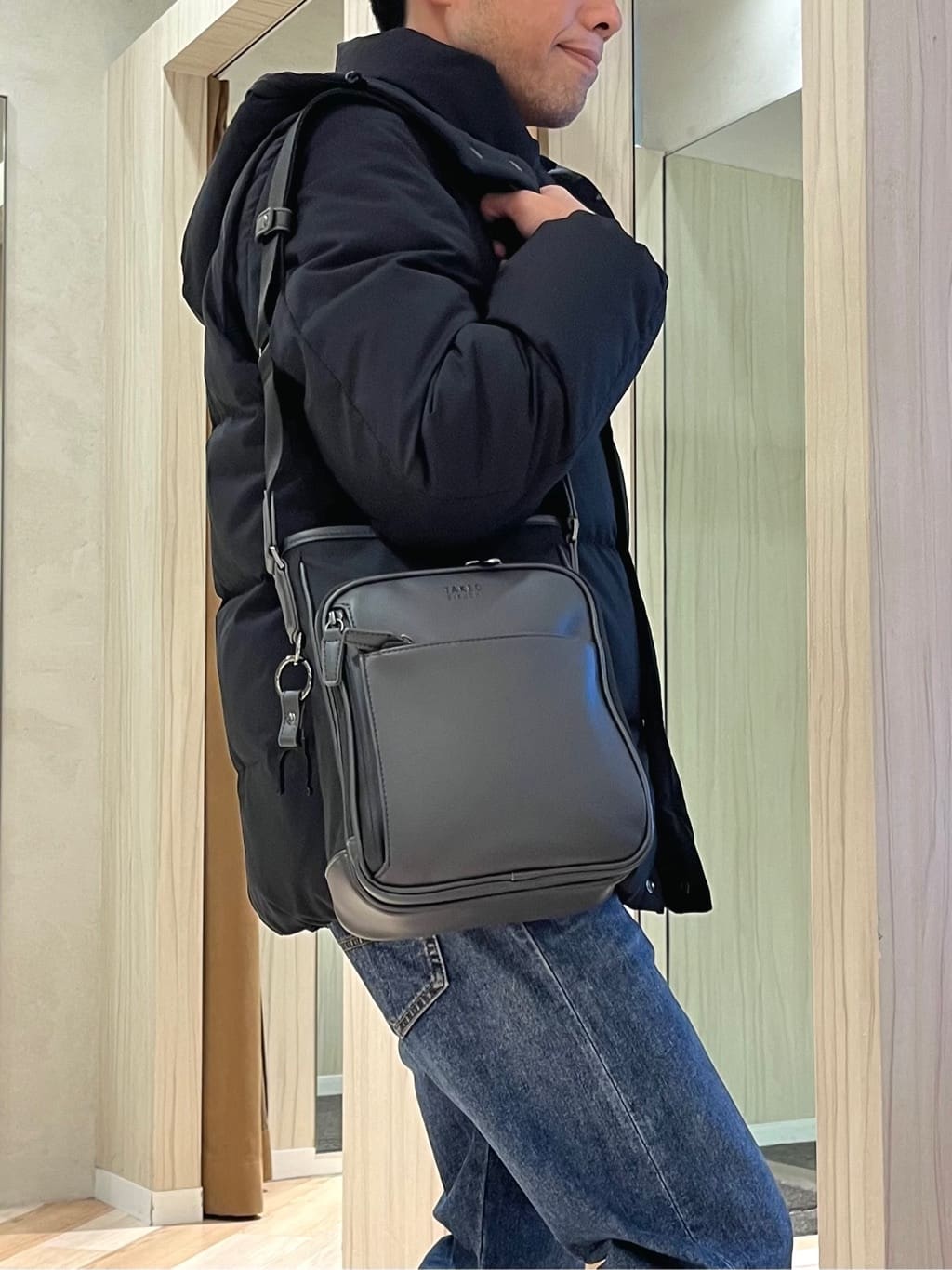 URAさんの「TAKEO KIKUCHI｜【袖取り外し可】デタッチャブル ダウンブルゾン」を使ったコーディネート