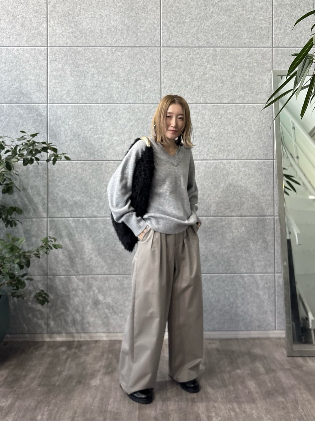 kotakiさんの「INDIVI｜チノシャンプレータックパンツ」を使ったコーディネート