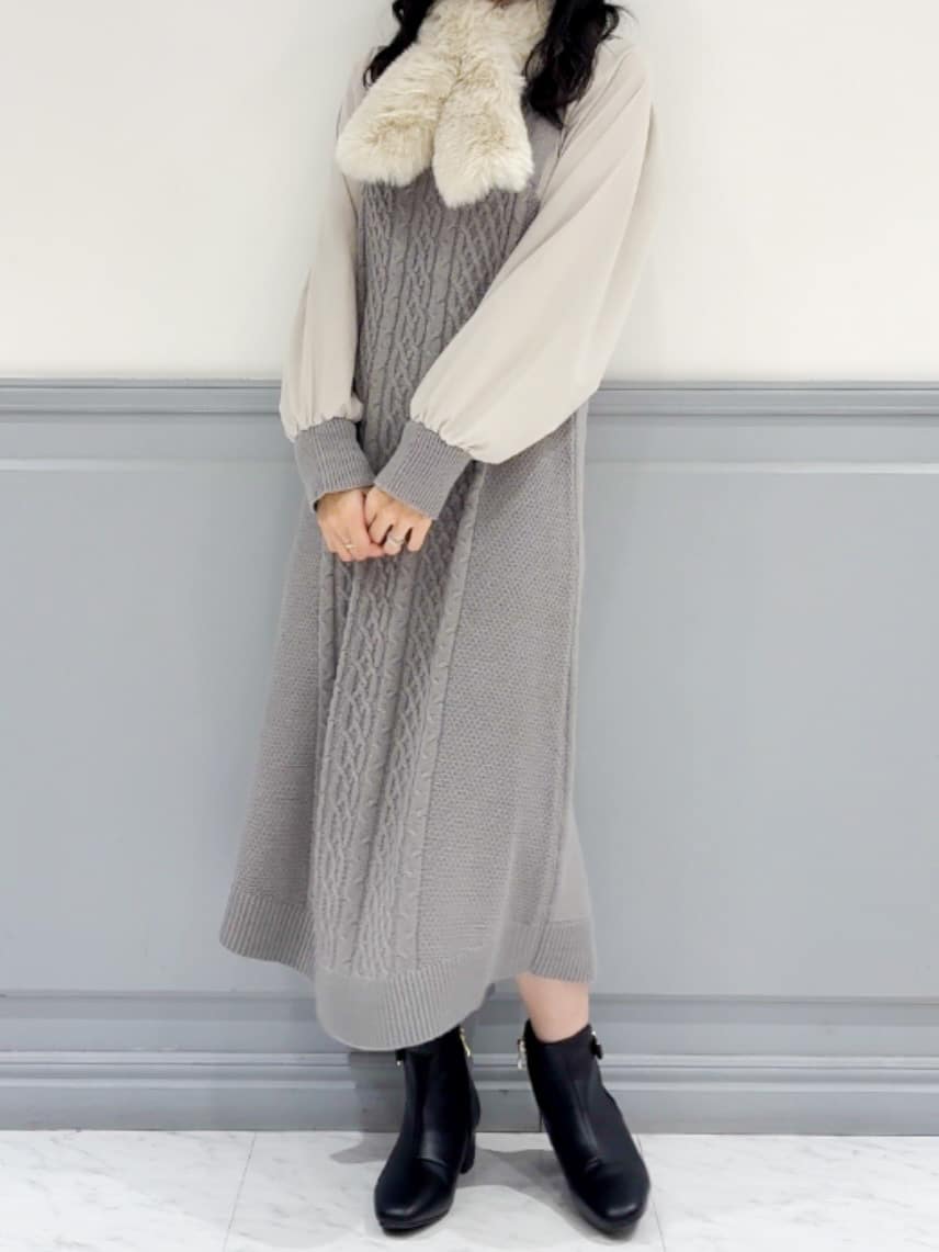 moeさんの「grove｜一枚で華やぐ、袖布帛ケーブルニットワンピース」を使ったコーディネート