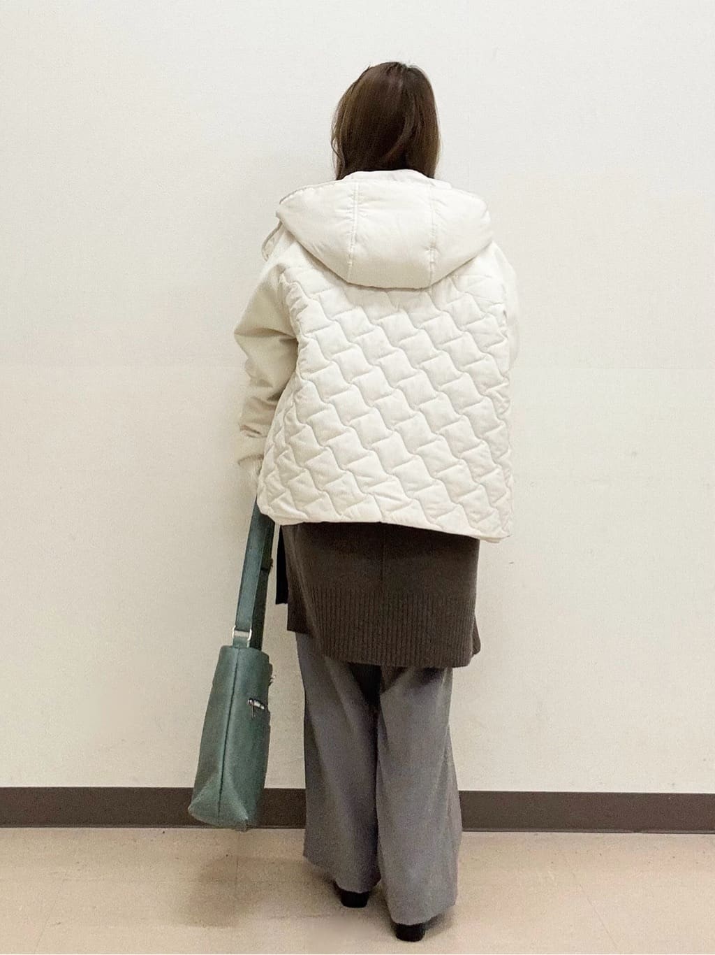 shioさんの「SHOO･LA･RUE｜【洗濯機可/S-LL/高レビュー】上品シルエットで美しい イージーワイドパンツ」を使ったコーディネート