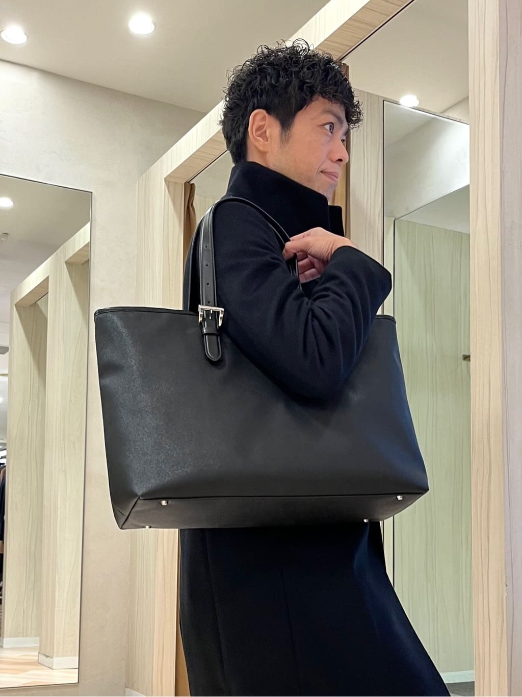 URAさんの「TAKEO KIKUCHI｜【ウールカシミヤブレンド】ビーバー調 スタンドカラー コート」を使ったコーディネート