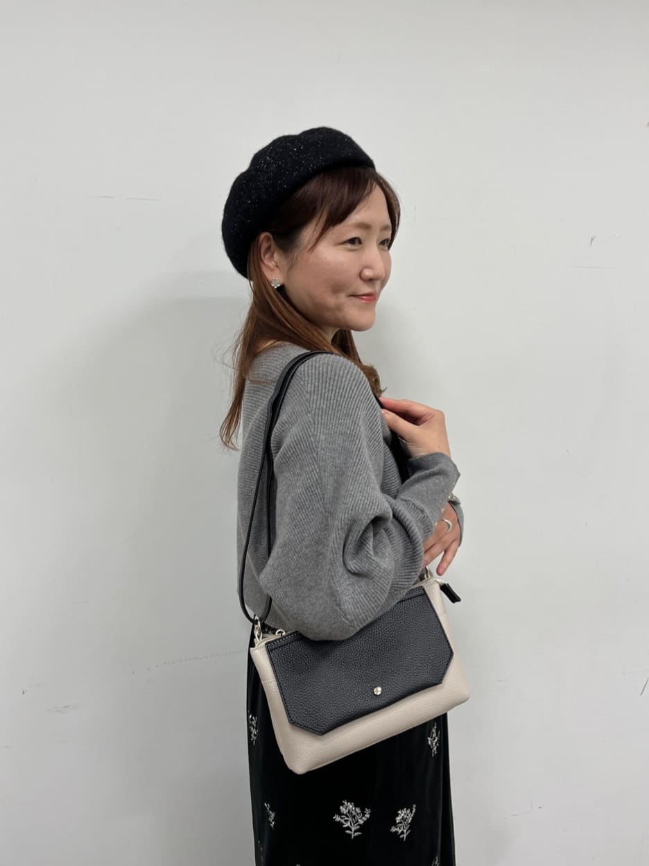 ゆっきーさんの「SHOO･LA･RUE｜大人な小花柄が魅力の 刺繍ベロア調ナロースカート」を使ったコーディネート