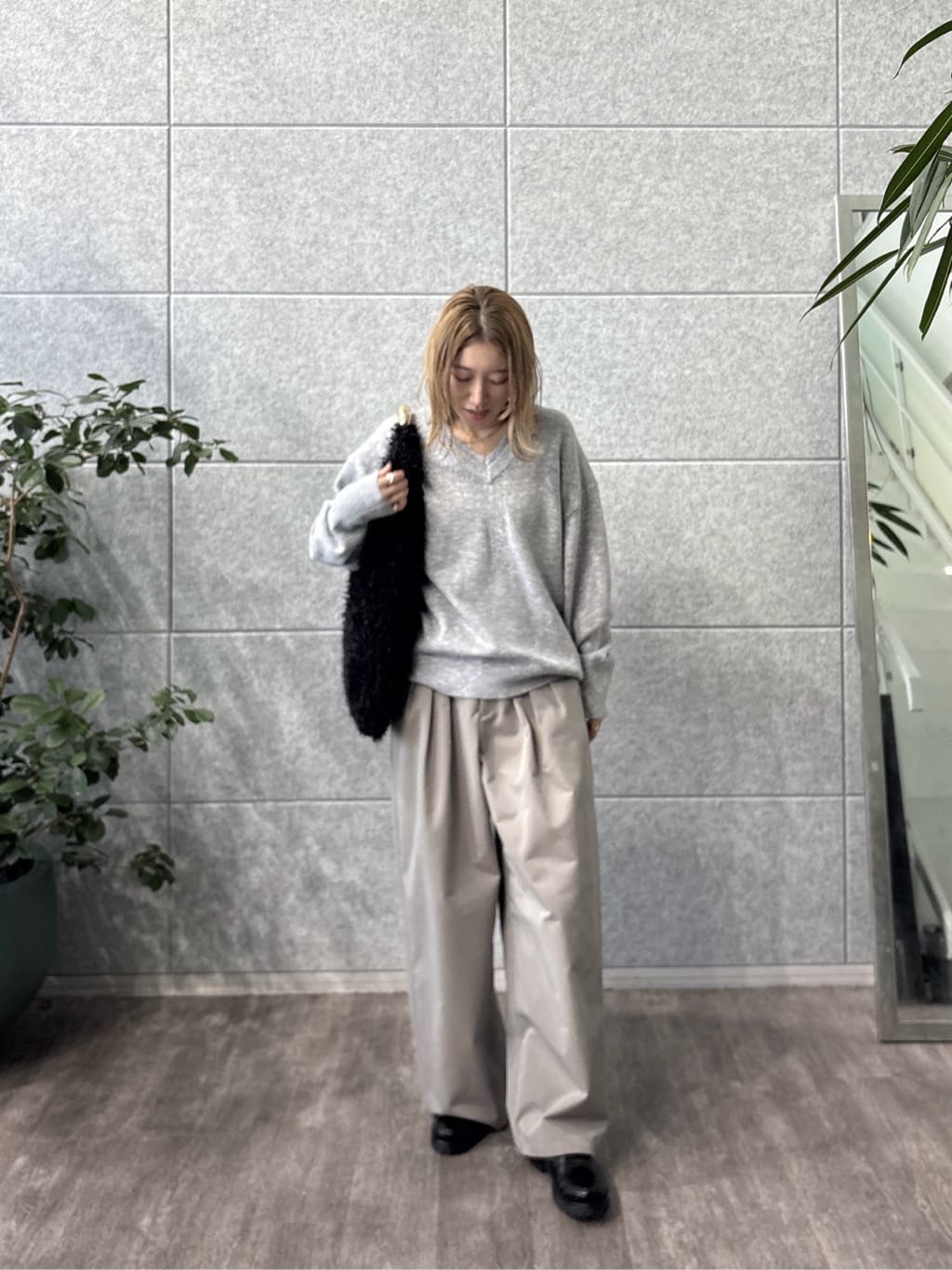 kotakiさんの「INDIVI｜チノシャンプレータックパンツ」を使ったコーディネート