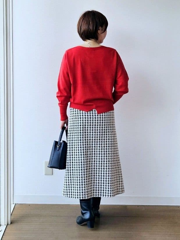 やじまさんの「UNTITLED｜【アンサンブル可/洗える】シルクウールカシミヤ ドルマンスリーブニット」を使ったコーディネート
