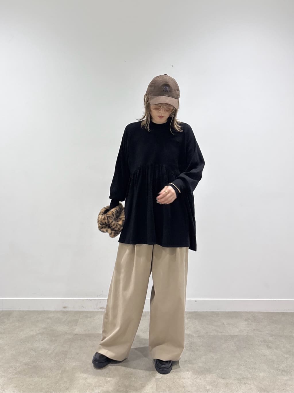 kotakiさんの「INDIVI｜【再入荷】ペプラムハイネックニット」を使ったコーディネート