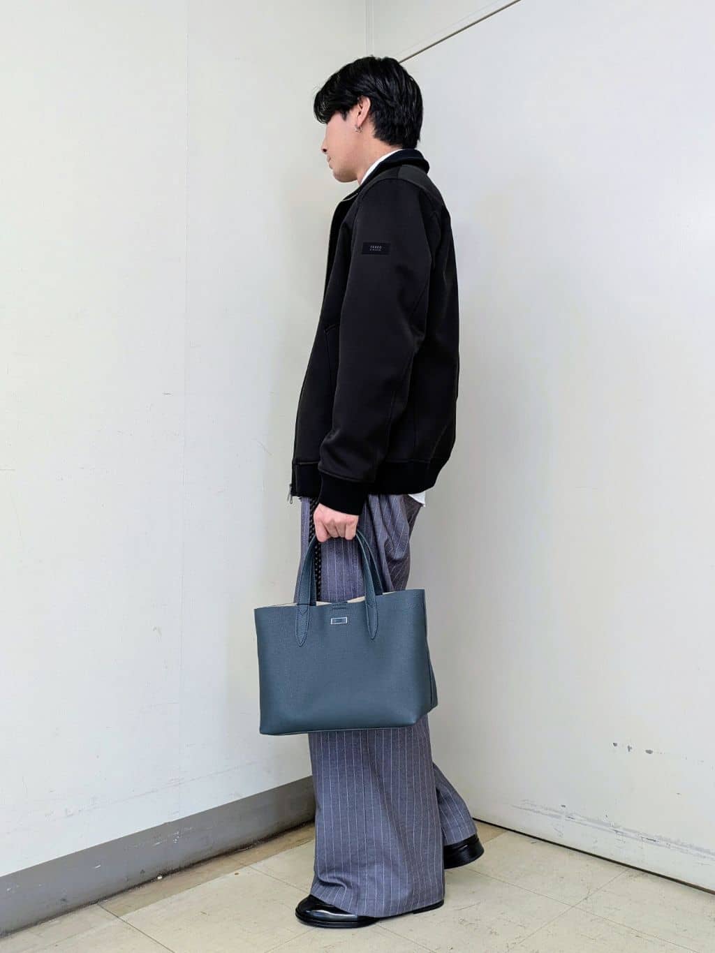 ryoさんの「TAKEO KIKUCHI｜【JUST ONE LAYER】ダウンファブリック ジップアップ リブ ブルゾン」を使ったコーディネート