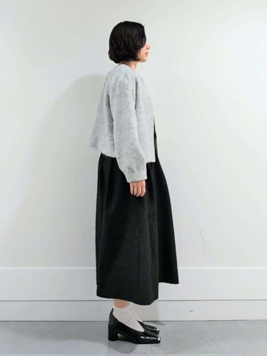 ミズタさんの「UNTITLED｜【ジャケット風/メタルボタン】アルパカ混シャギーカーディガン」を使ったコーディネート