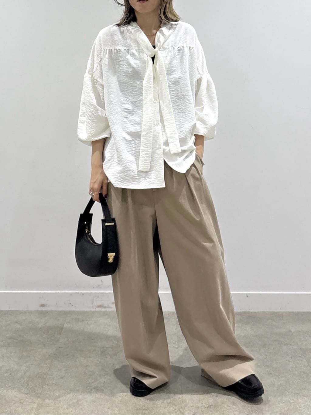 kotakiさんの「INDIVI｜チノシャンプレータックパンツ」を使ったコーディネート