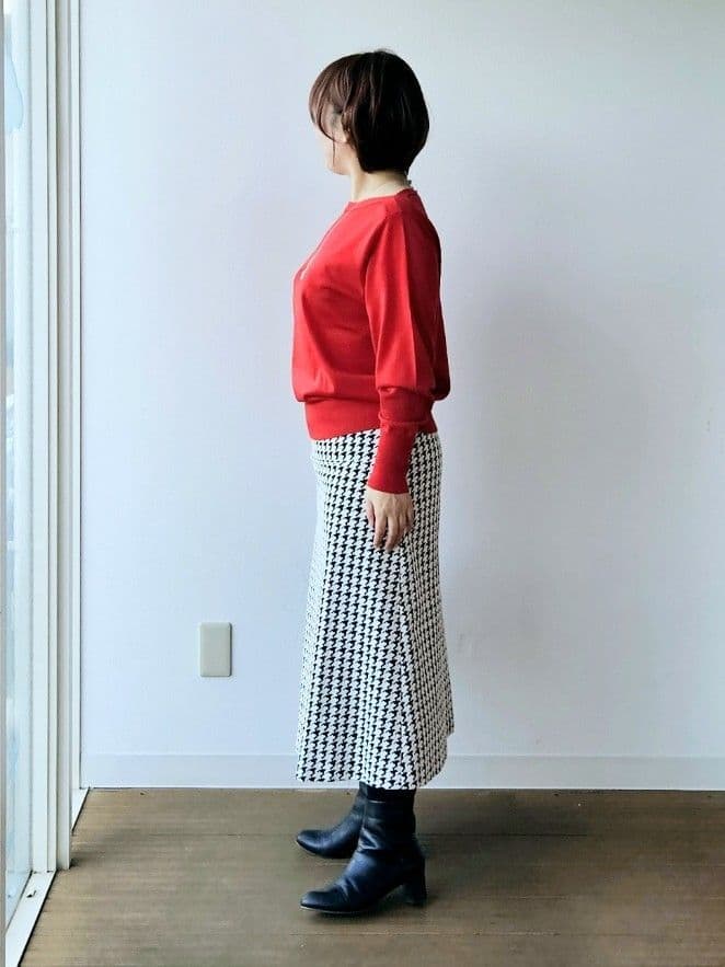 やじまさんの「UNTITLED｜【アンサンブル可/洗える】シルクウールカシミヤ ドルマンスリーブニット」を使ったコーディネート