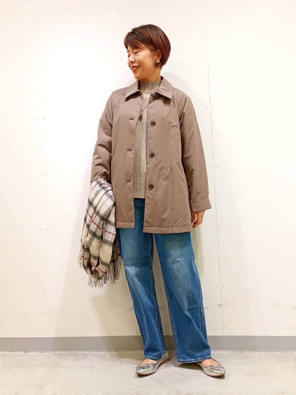 Kさんの「INDIVI｜【褒められデニム】ワイドストレート デニムパンツ」を使ったコーディネート