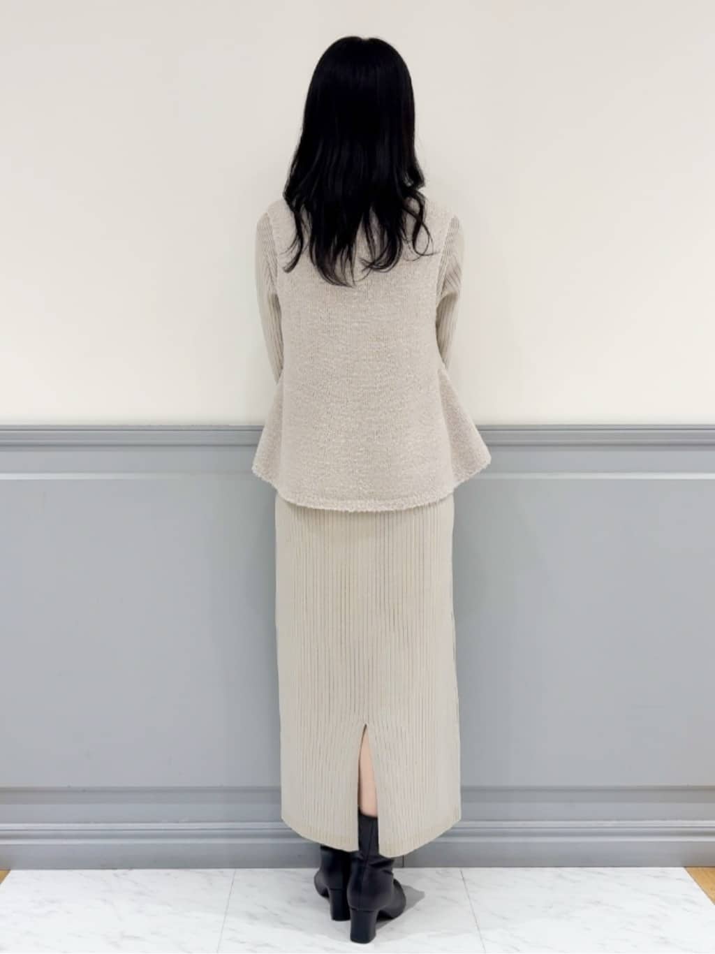 moeさんの「grove｜【2点SET/体型カバー】一枚で決まる、ペプラムベスト&times;ニットワンピース」を使ったコーディネート