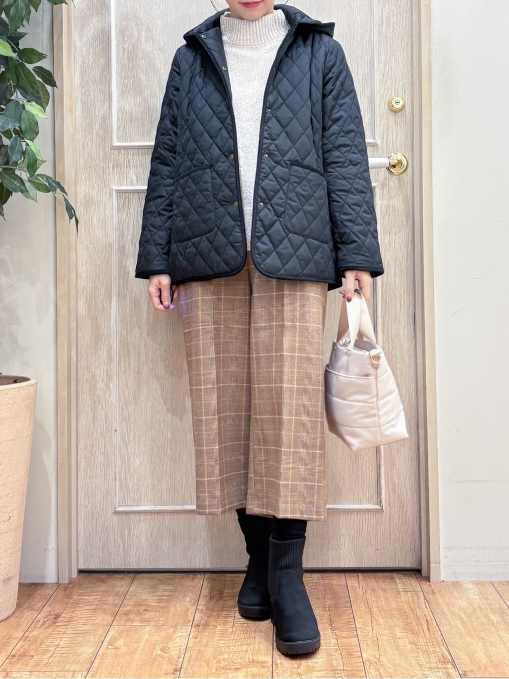 なみさんの「SHOO･LA･RUE｜【洗濯機可/S-LL】きちんと見えする あったか裏起毛ガウチョパンツ」を使ったコーディネート