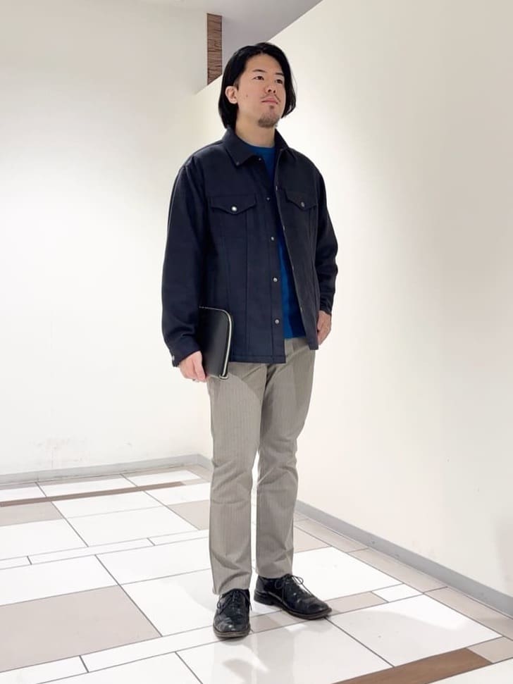 及川さんの「TAKEO KIKUCHI｜【Air Palette Knit】ワンポイント カラーニット プルオーバー」を使ったコーディネート