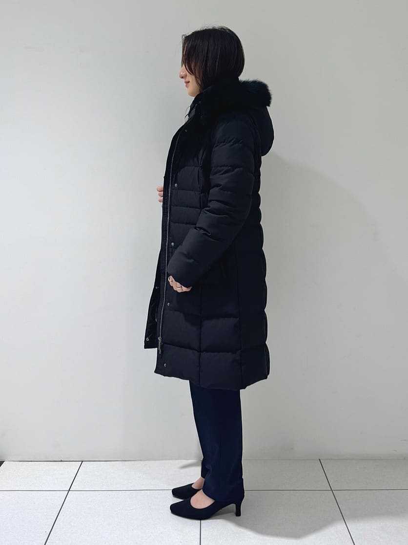 そんさんの「INDIVI｜【名品／撥水／抗菌防臭】ロング丈リサイクルダウンコート」を使ったコーディネート