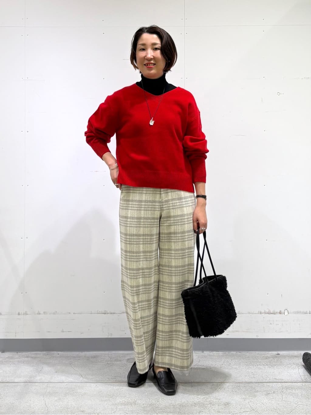 yuriさんの「INDIVI｜【洗える／毛玉になりにくい】エクストラファインウール リブタートルニット」を使ったコーディネート