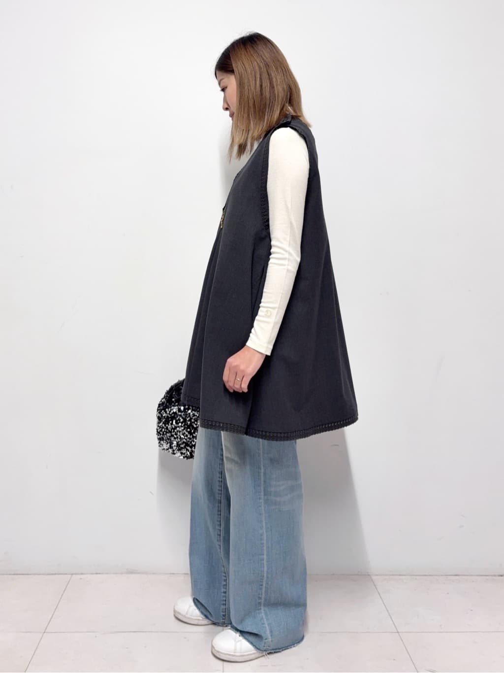 Nishijimaさんの「DRESSTERIOR｜【インナー使いに最適/しっとり暖かな吸湿発熱素材】タートルネックプルオーバー」を使ったコーディネート