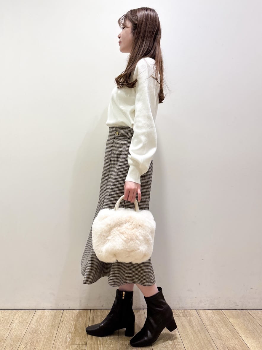 ayaさんの「index｜ラメスカラップビジューデザインニット【洗濯機OK】《6col／S～LL》」を使ったコーディネート