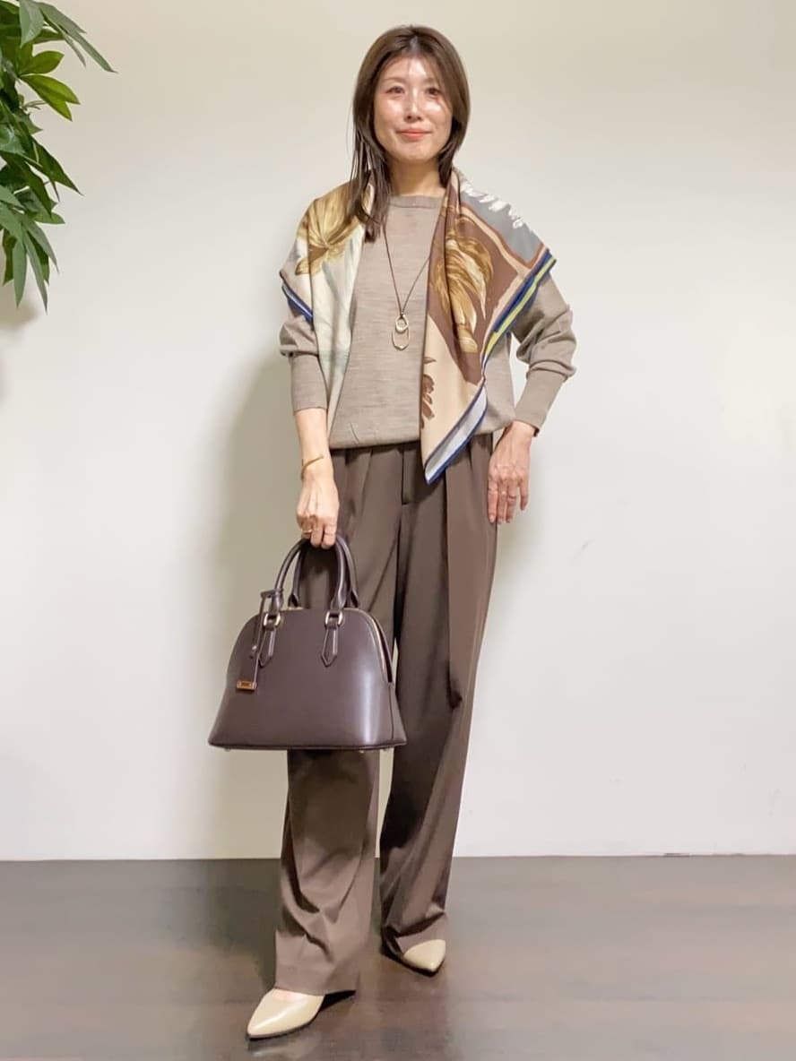tomoさんの「UNTITLED｜【アンサンブル可/洗える】シルクウールカシミヤ ドルマンスリーブニット」を使ったコーディネート