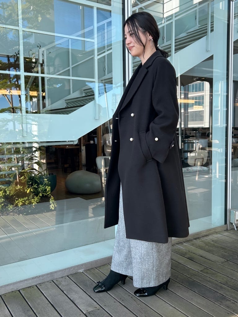 shinoさんの「Couture brooch｜【大人上品・ベルト付き】パール調釦チェスターコート」を使ったコーディネート