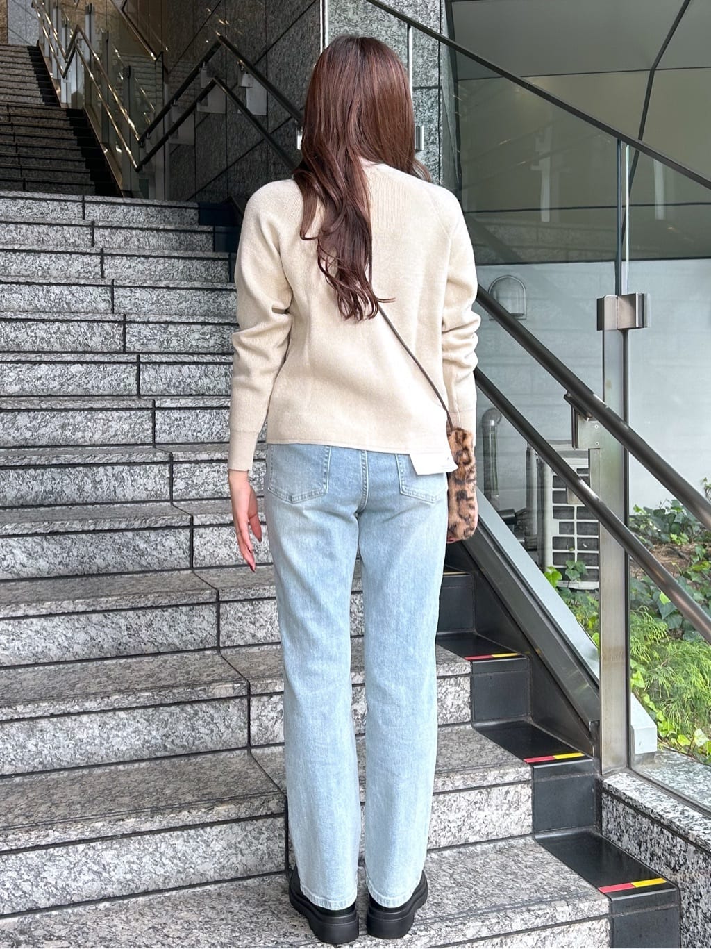 Risaさんの「OPAQUE.CLIP｜【11色展開】フェイクファースクエアミニポシェット」を使ったコーディネート
