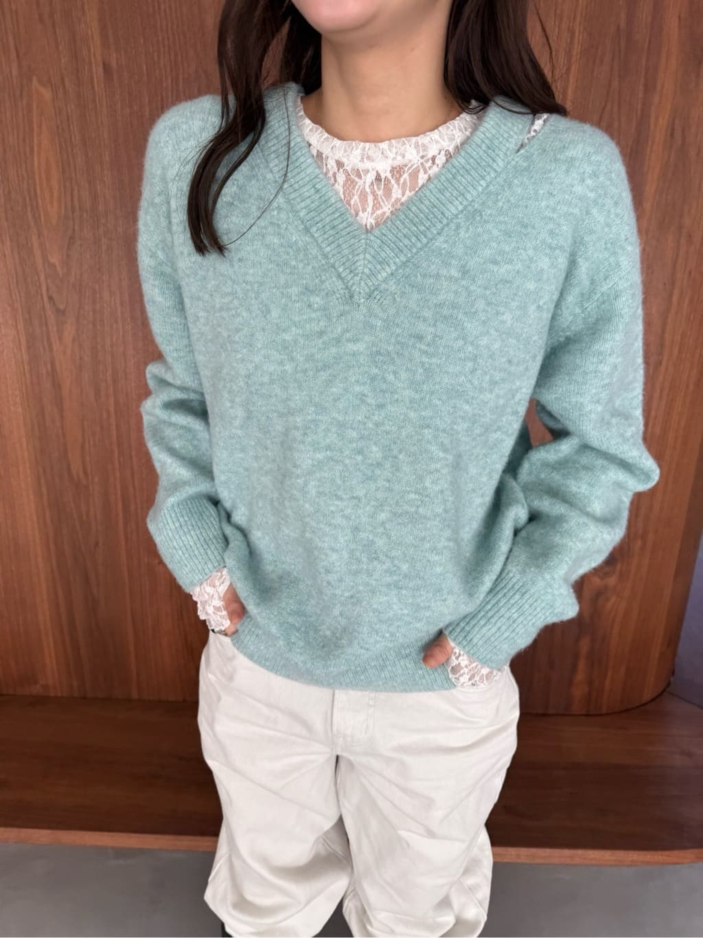 miyu maesakaさんの「CODE A｜M cloudy over V pullover」を使ったコーディネート
