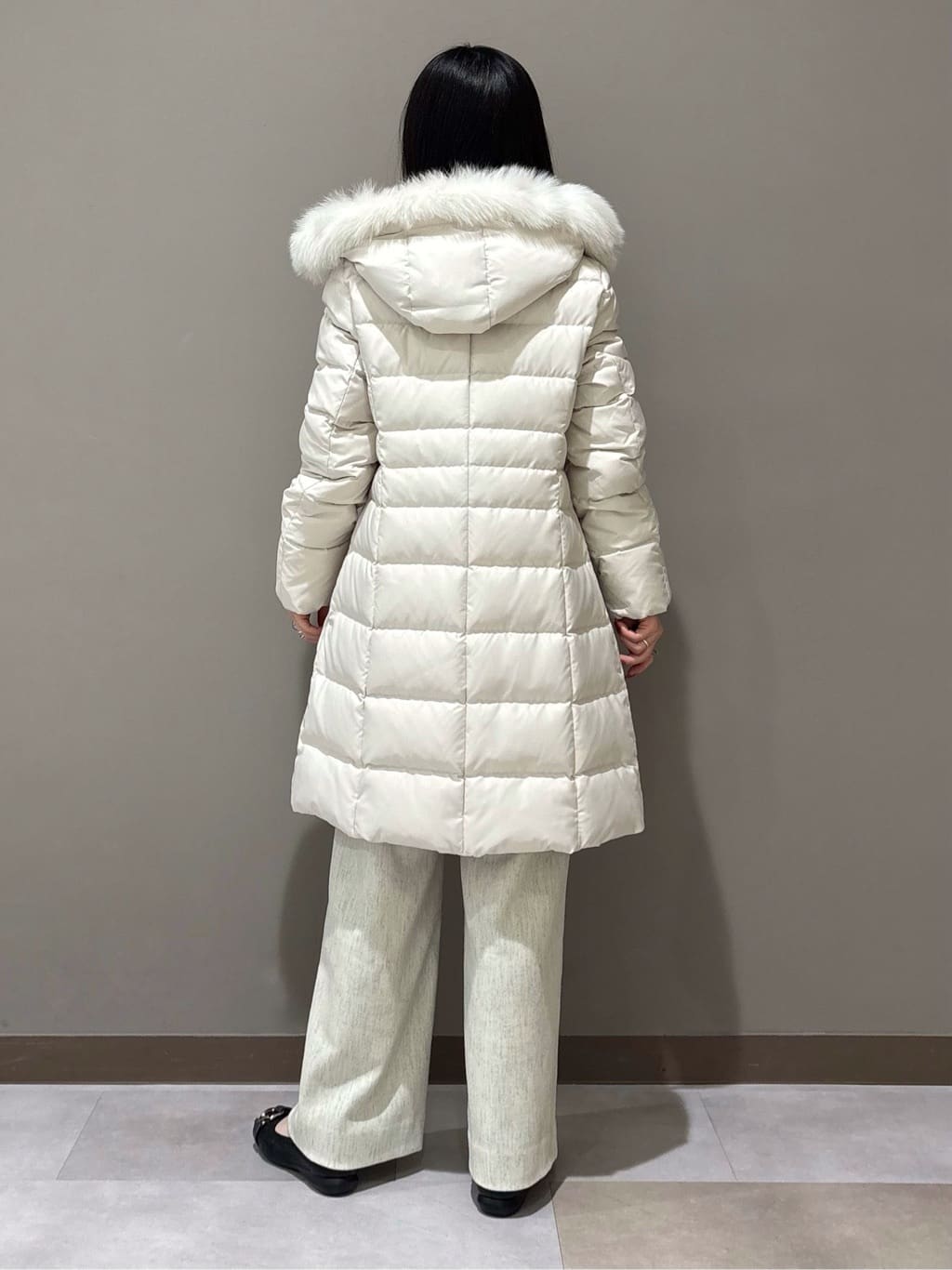 KEIKOさんの「INDIVI｜【名品／撥水／抗菌防臭】ロング丈リサイクルダウンコート」を使ったコーディネート