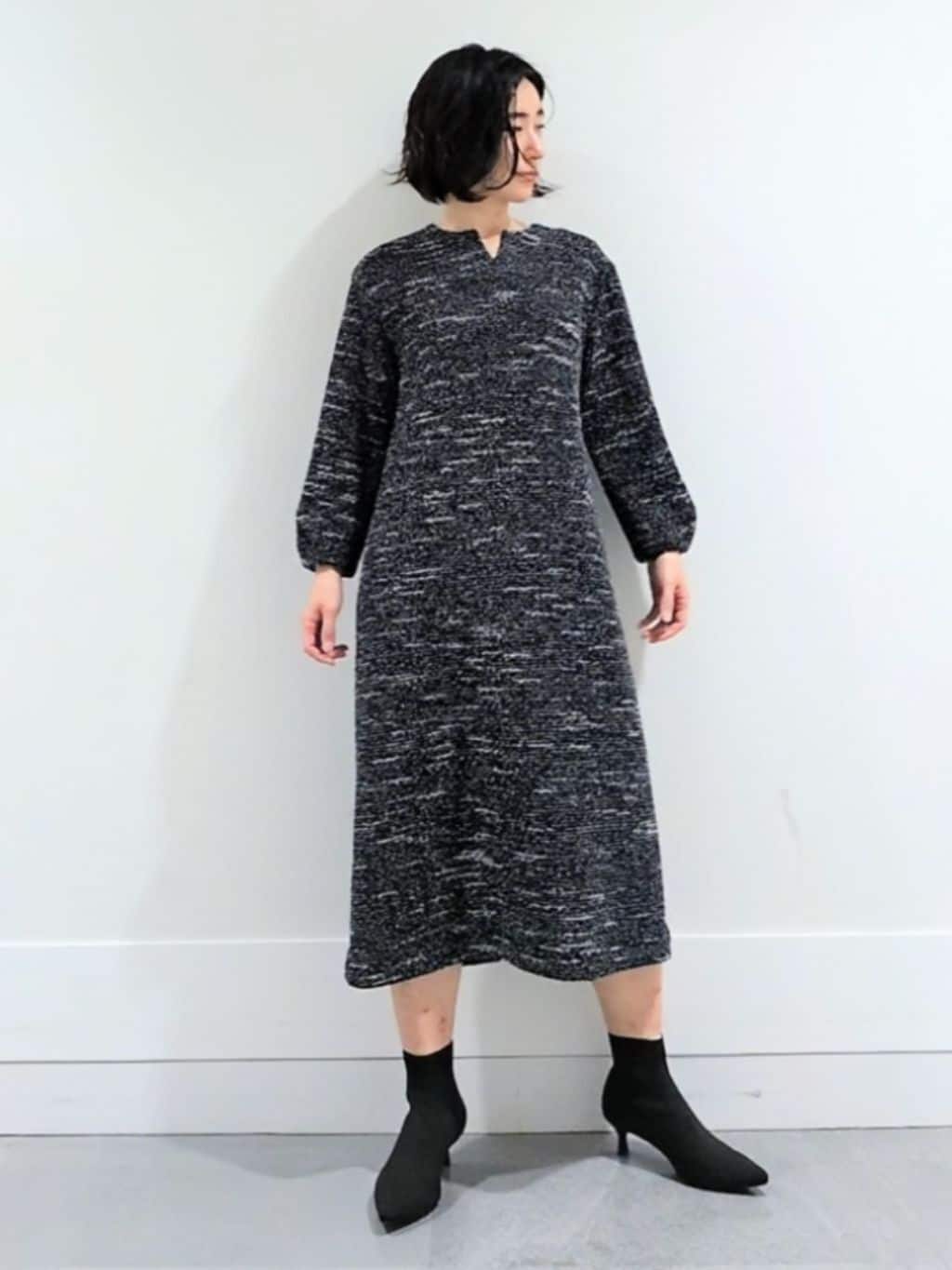 ミズタさんの「UNTITLED｜【はっ水機能/フード取り外し可/防寒】ロングダウンコート」を使ったコーディネート