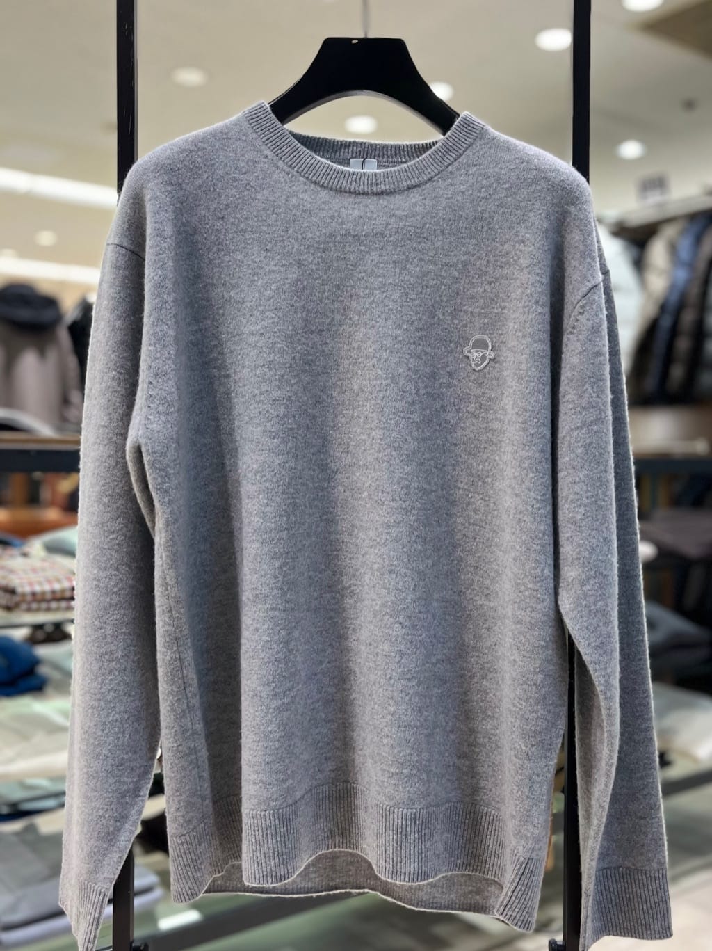 uedaさんの「TAKEO KIKUCHI｜【Air Palette Knit】ワンポイント カラーニット プルオーバー」を使ったコーディネート