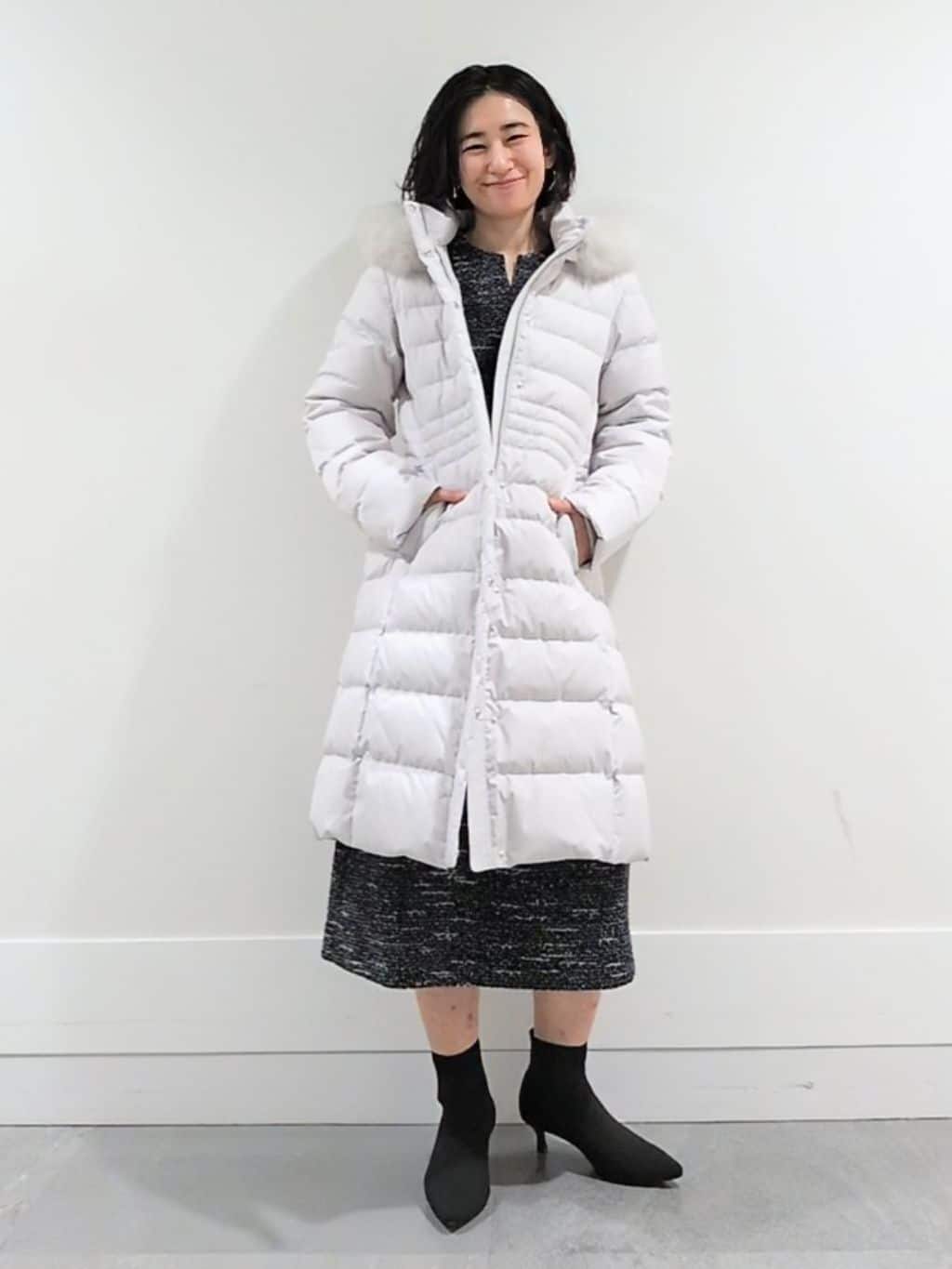 ミズタさんの「UNTITLED｜【はっ水機能/フード取り外し可/防寒】ロングダウンコート」を使ったコーディネート