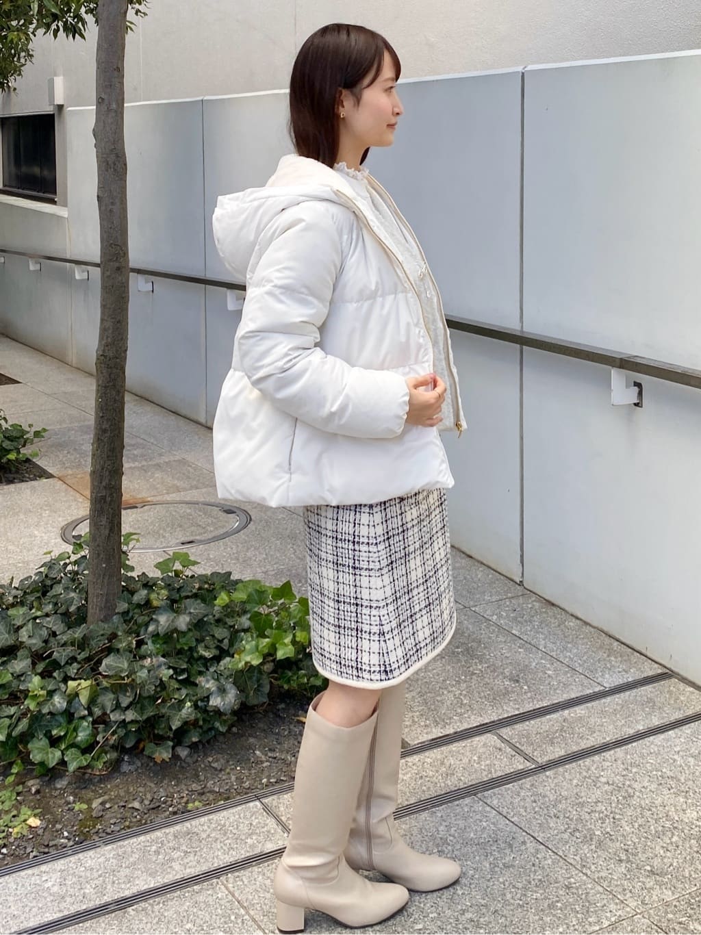 みさかさんの「index｜KAWADAダウンペプラムショートコート【撥水／洗濯機OK／静電気防止裏地】」を使ったコーディネート