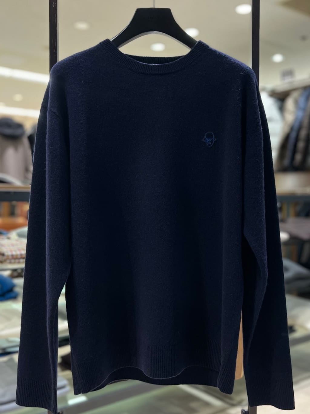 uedaさんの「TAKEO KIKUCHI｜【Air Palette Knit】ワンポイント カラーニット プルオーバー」を使ったコーディネート