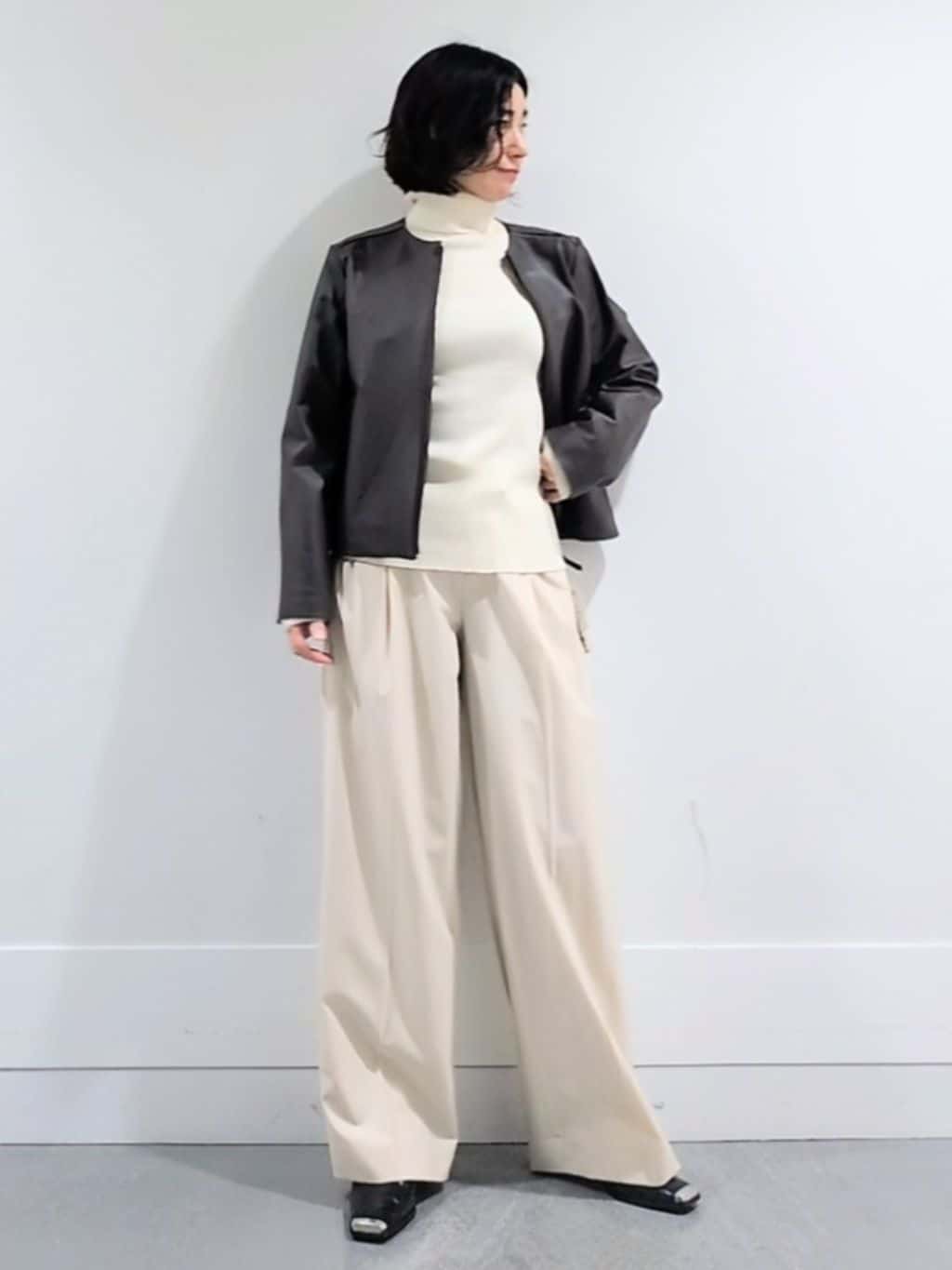 ミズタさんの「UNTITLED｜【着丈短め/柔らかな質感】ラムレザージャケット」を使ったコーディネート