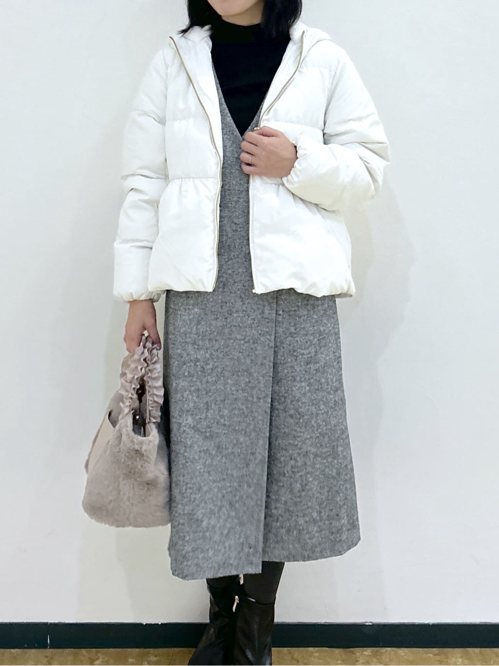 su.さんの「index｜KAWADAダウンペプラムショートコート【撥水／洗濯機OK／静電気防止裏地】」を使ったコーディネート
