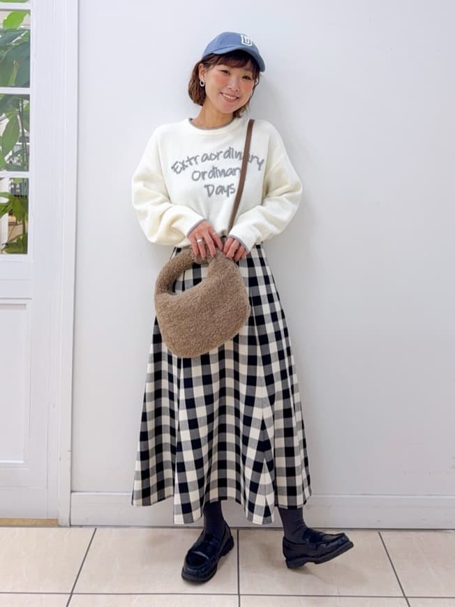 Osawaさんの「Dessin｜【洗える】ペイント風刺繍入り配色ラインニット」を使ったコーディネート