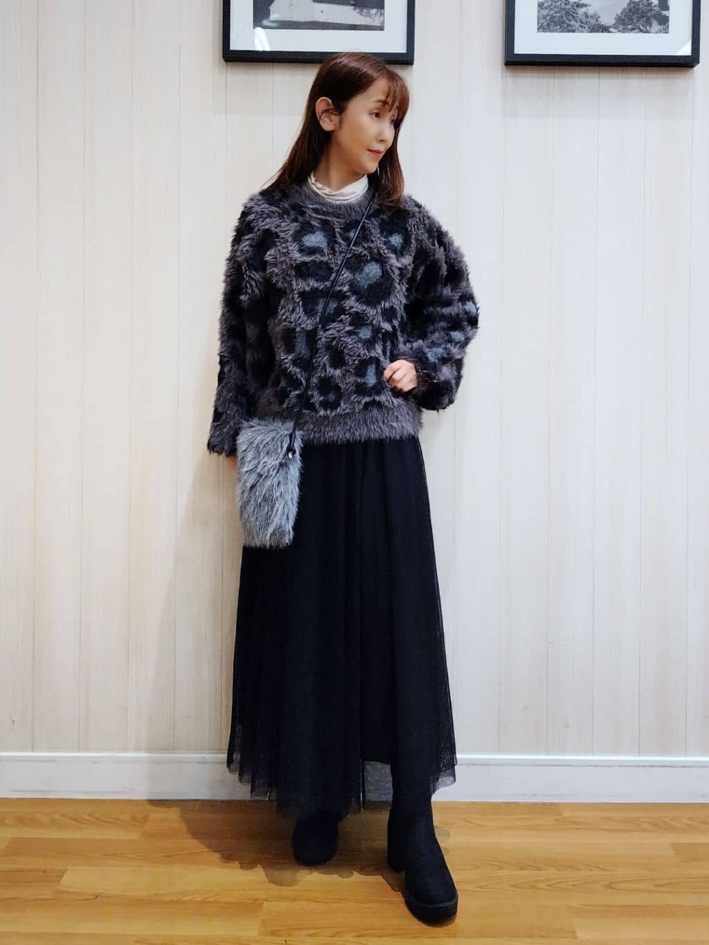 yseさんの「SHOO･LA･RUE｜【選べる4柄】ふわふわ ロングフェザーニット」を使ったコーディネート