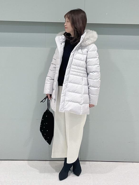 makiさんの「UNTITLED｜【はっ水機能/フード取り外し可】ミディダウンコート」を使ったコーディネート