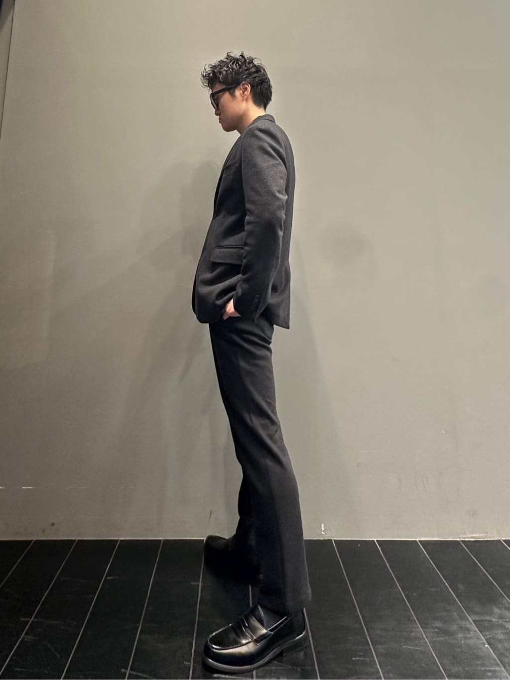 SHUさんの「THE SHOP TK｜尾州ホームスパンパンツ」を使ったコーディネート