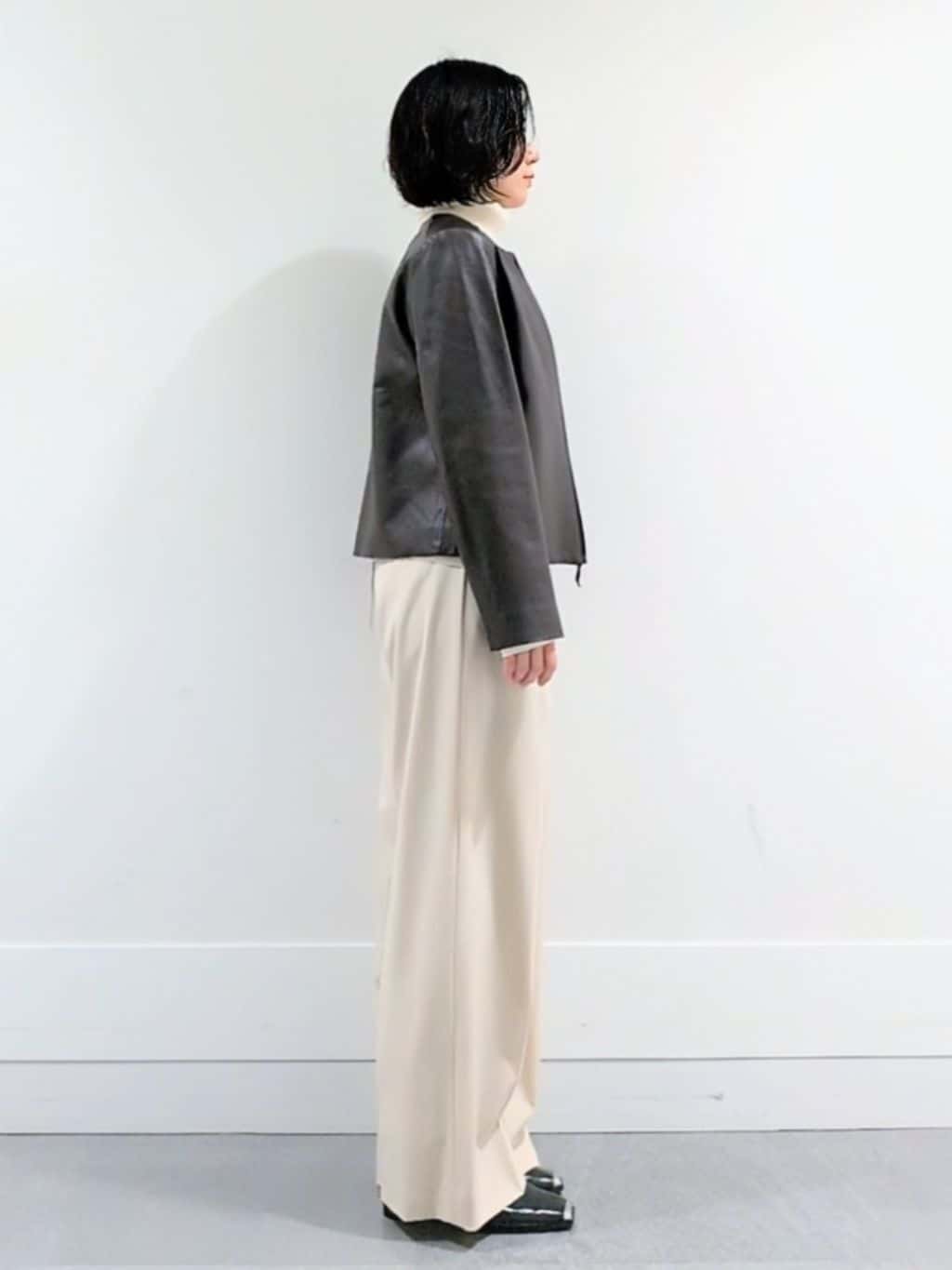 ミズタさんの「UNTITLED｜【着丈短め/柔らかな質感】ラムレザージャケット」を使ったコーディネート