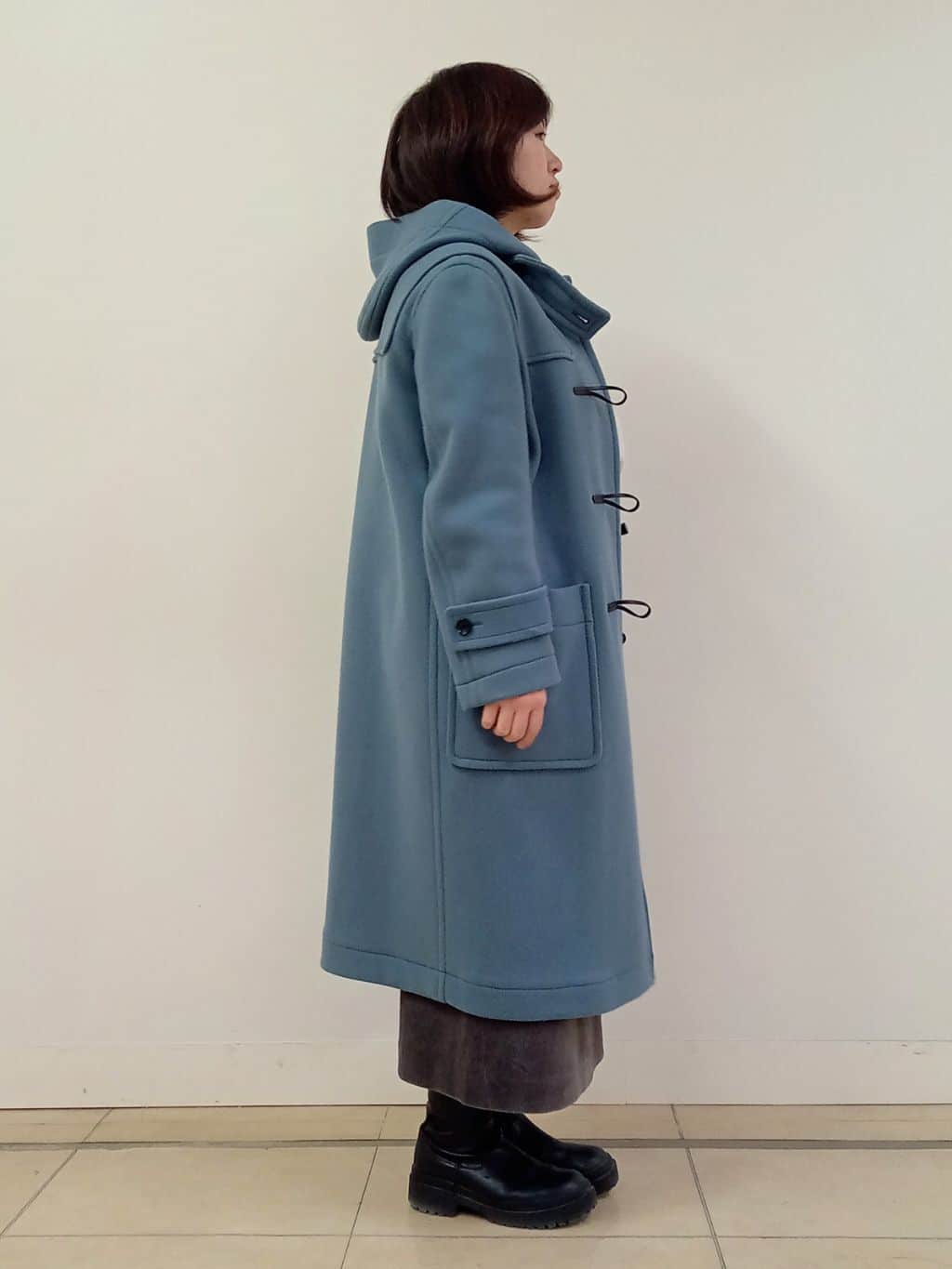 emiさんの「DRESSTERIOR｜アルパカブレンドVネックニット」を使ったコーディネート