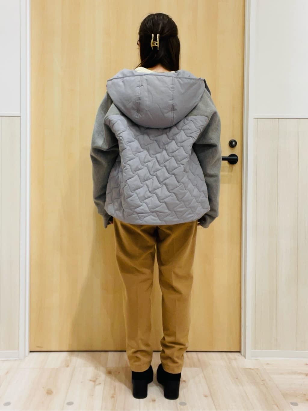 minamiさんの「SHOO･LA･RUE｜【S-LL】大人も着やすいシックなカラー 主役級フリンジニット」を使ったコーディネート