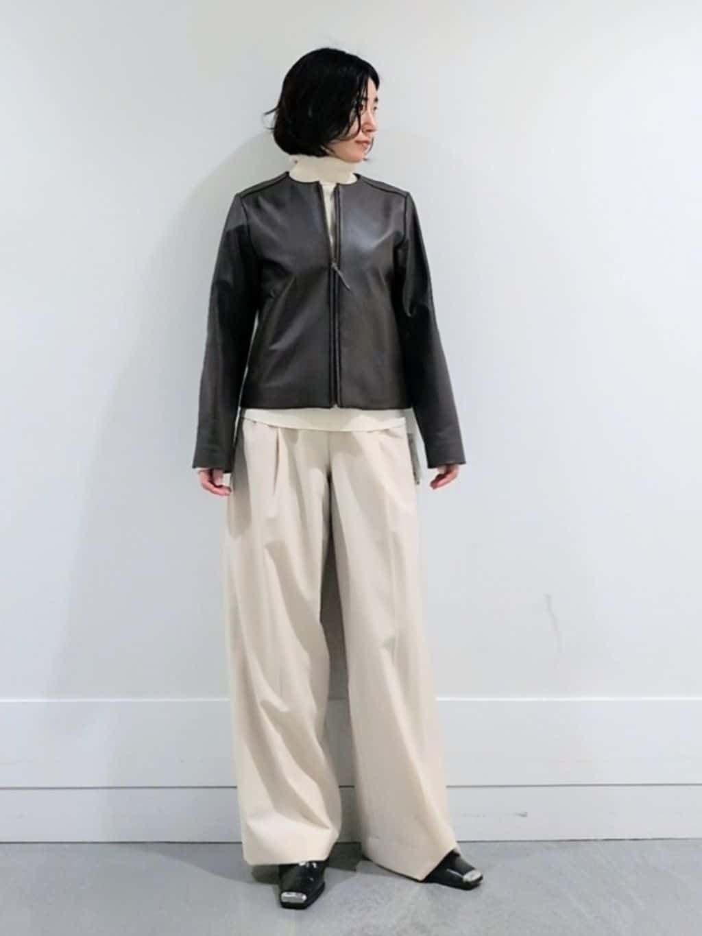 ミズタさんの「UNTITLED｜【着丈短め/柔らかな質感】ラムレザージャケット」を使ったコーディネート