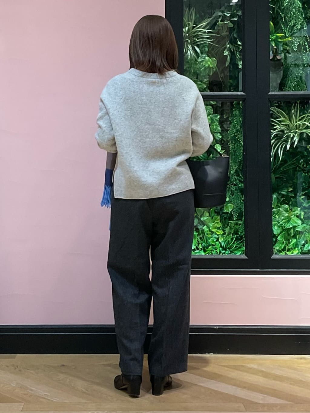 maruさんの「DRESSTERIOR｜シュリンクレザーバケットBAG」を使ったコーディネート