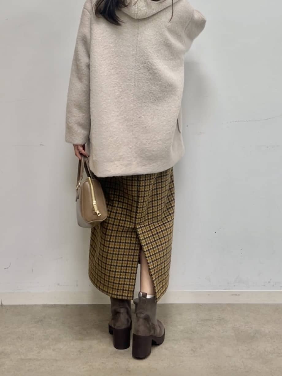 cotaniさんの「SHOO･LA･RUE｜【洗濯機可/S-LL】上品にキラリと華やぐ スパンコールニット」を使ったコーディネート
