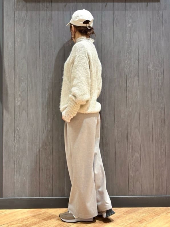 meiさんの「SHOO･LA･RUE｜【洗濯機可/S-LL】上品にキラリと華やぐ スパンコールニット」を使ったコーディネート
