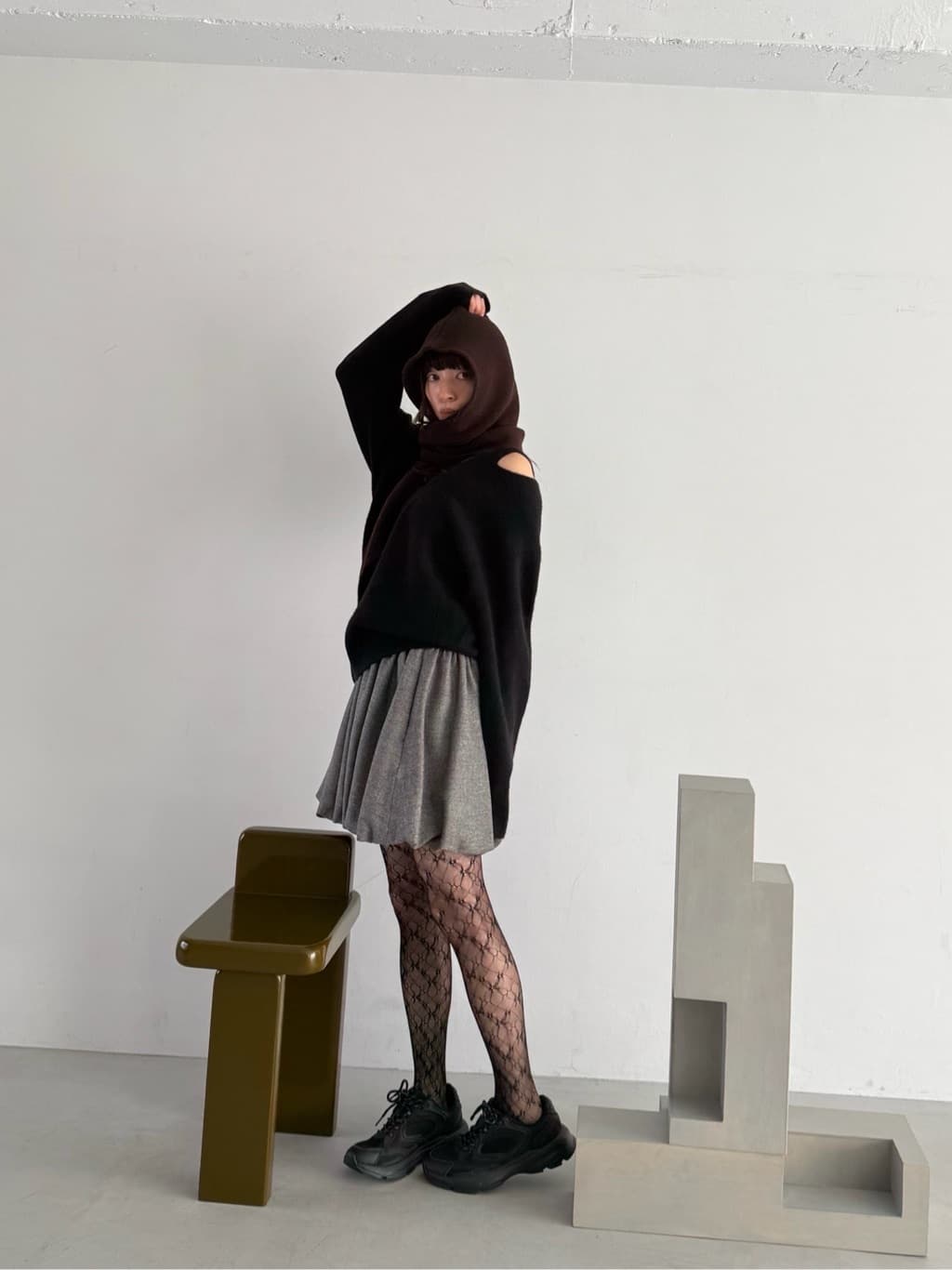 miyu maesakaさんの「CODE A｜M cloudy over V pullover」を使ったコーディネート