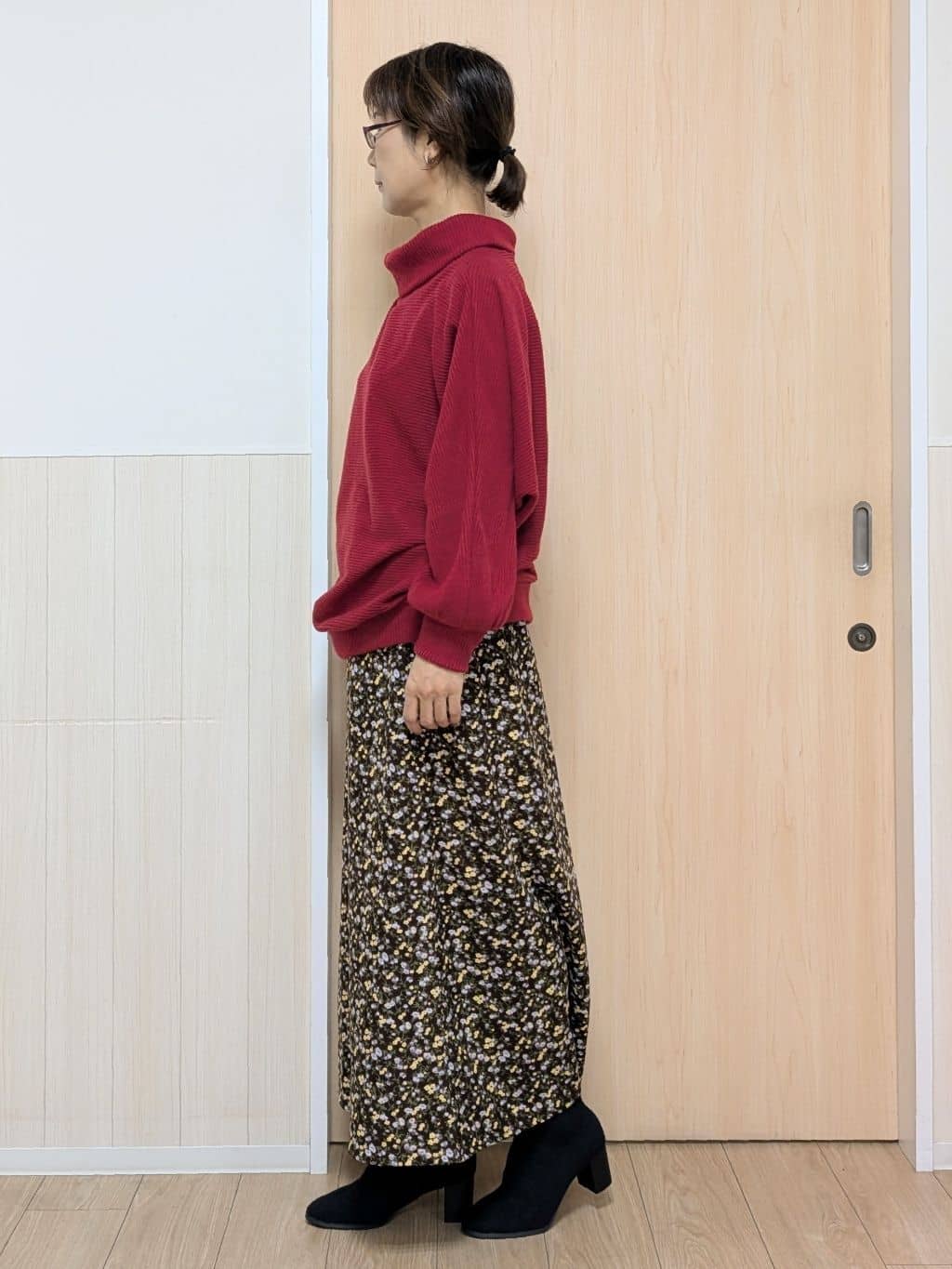 YuAさんの「SHOO･LA･RUE｜お顔周りをスッキリ見せるオフタートルリブドルマン」を使ったコーディネート