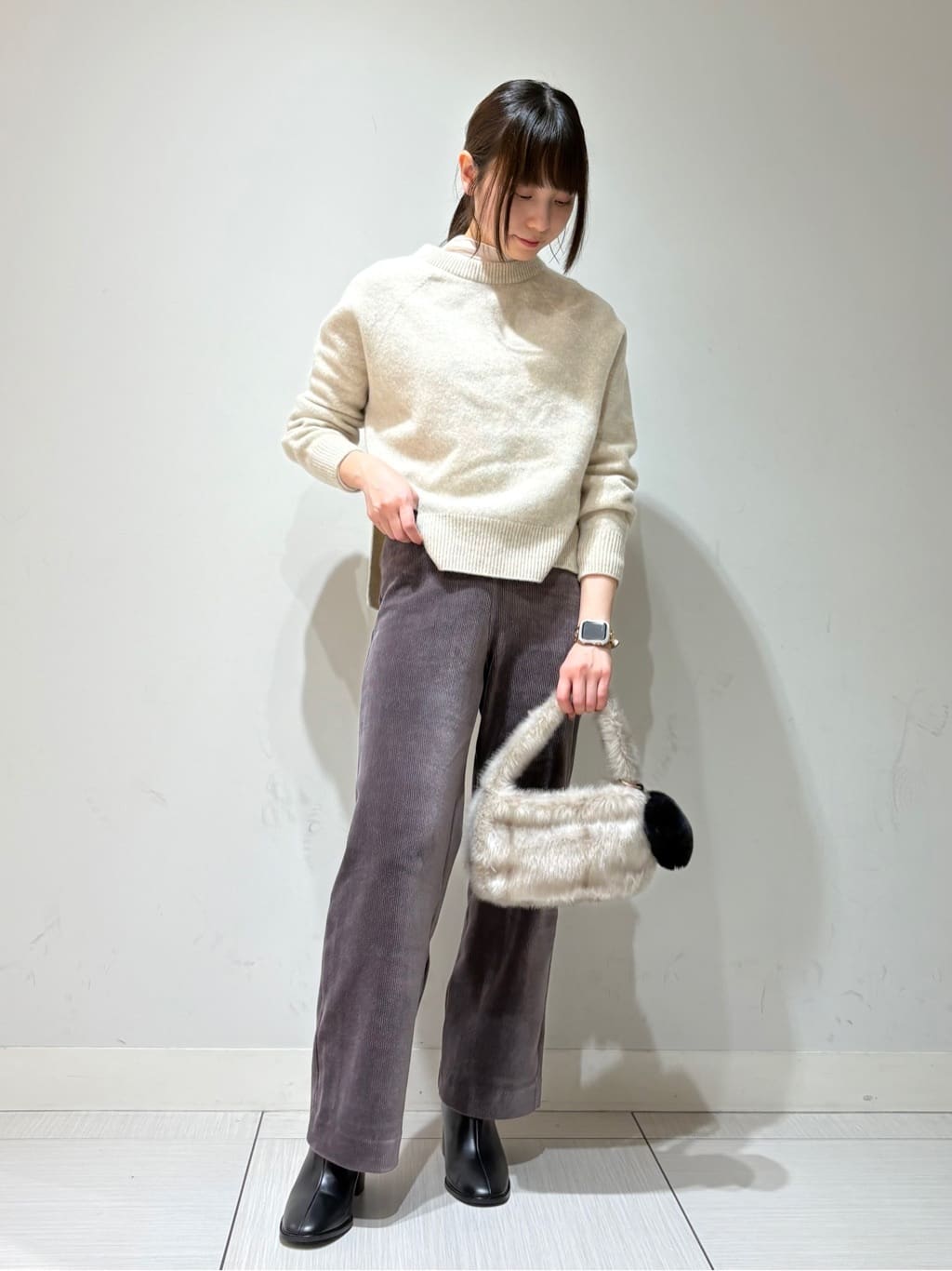 やなぎさんの「DRESSTERIOR｜コーデュロイイージーワイドパンツ」を使ったコーディネート