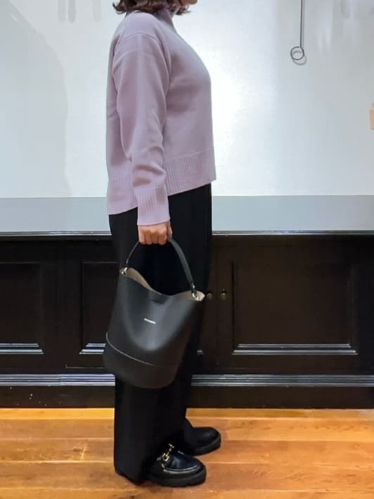 Asamiさんの「DRESSTERIOR｜シュリンクレザーバケットBAG」を使ったコーディネート