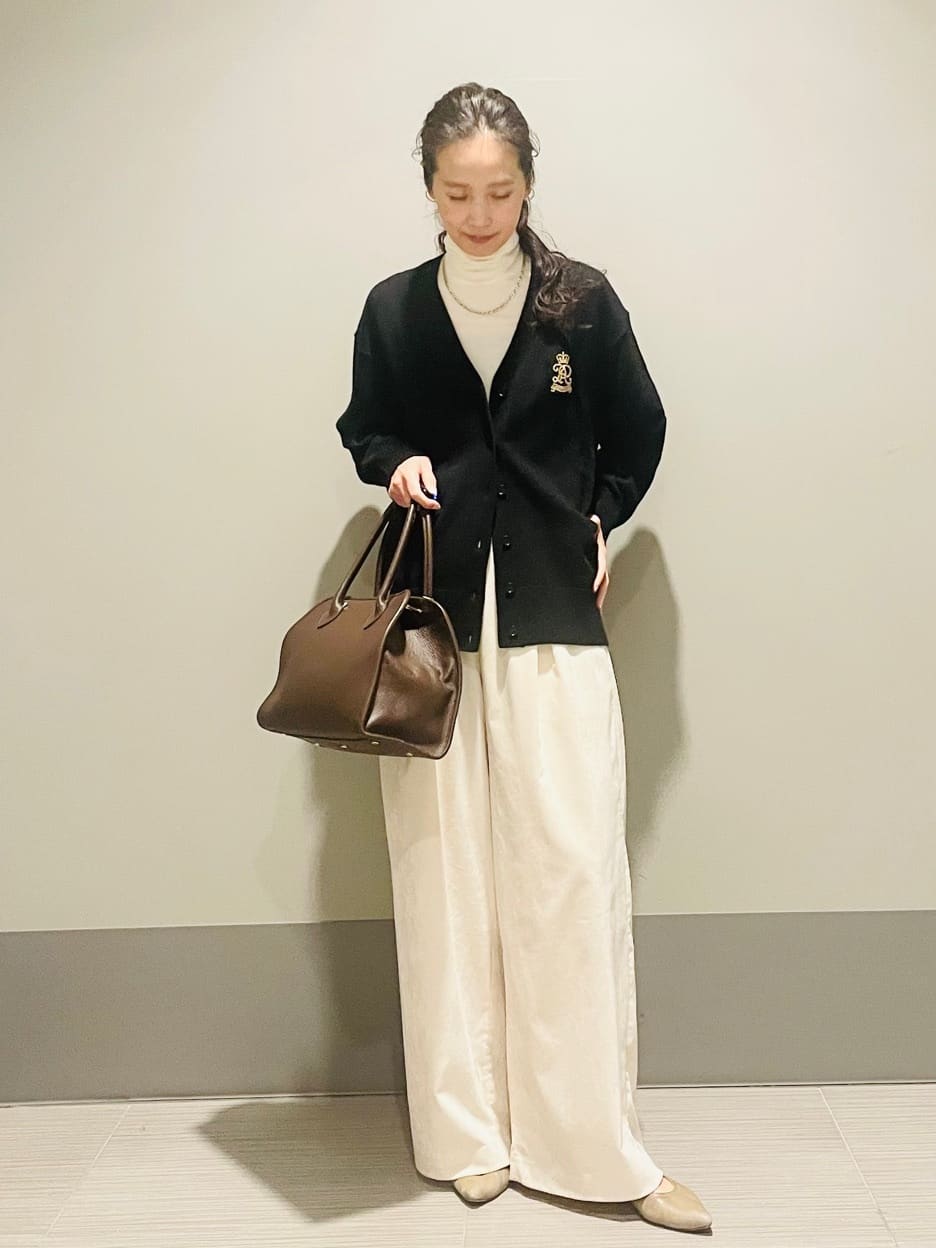 Annさんの「DRESSTERIOR｜【インナー使いに最適/しっとり暖かな吸湿発熱素材】タートルネックプルオーバー」を使ったコーディネート