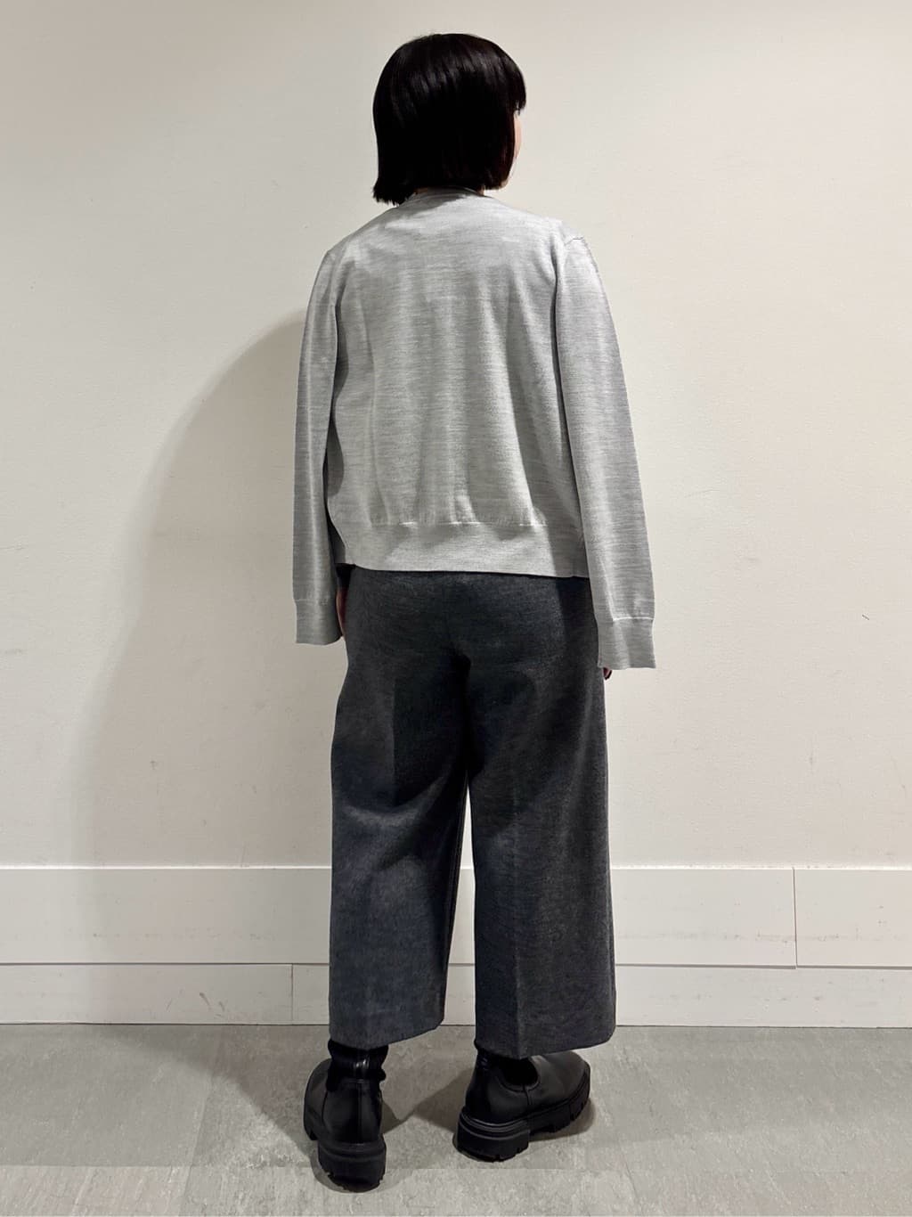 モエカさんの「UNTITLED｜【洗える/アンサンブル可/ウール100%】ウールクルーカーディガン」を使ったコーディネート